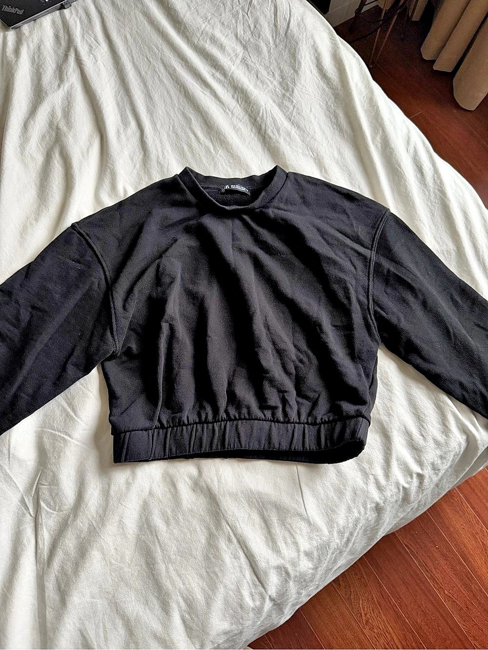 Zara Black Cropped Sweatshirt